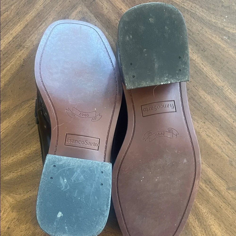 Franco Sarto Glossy Black Loafers with Gold Detail - Picture 6 of 9